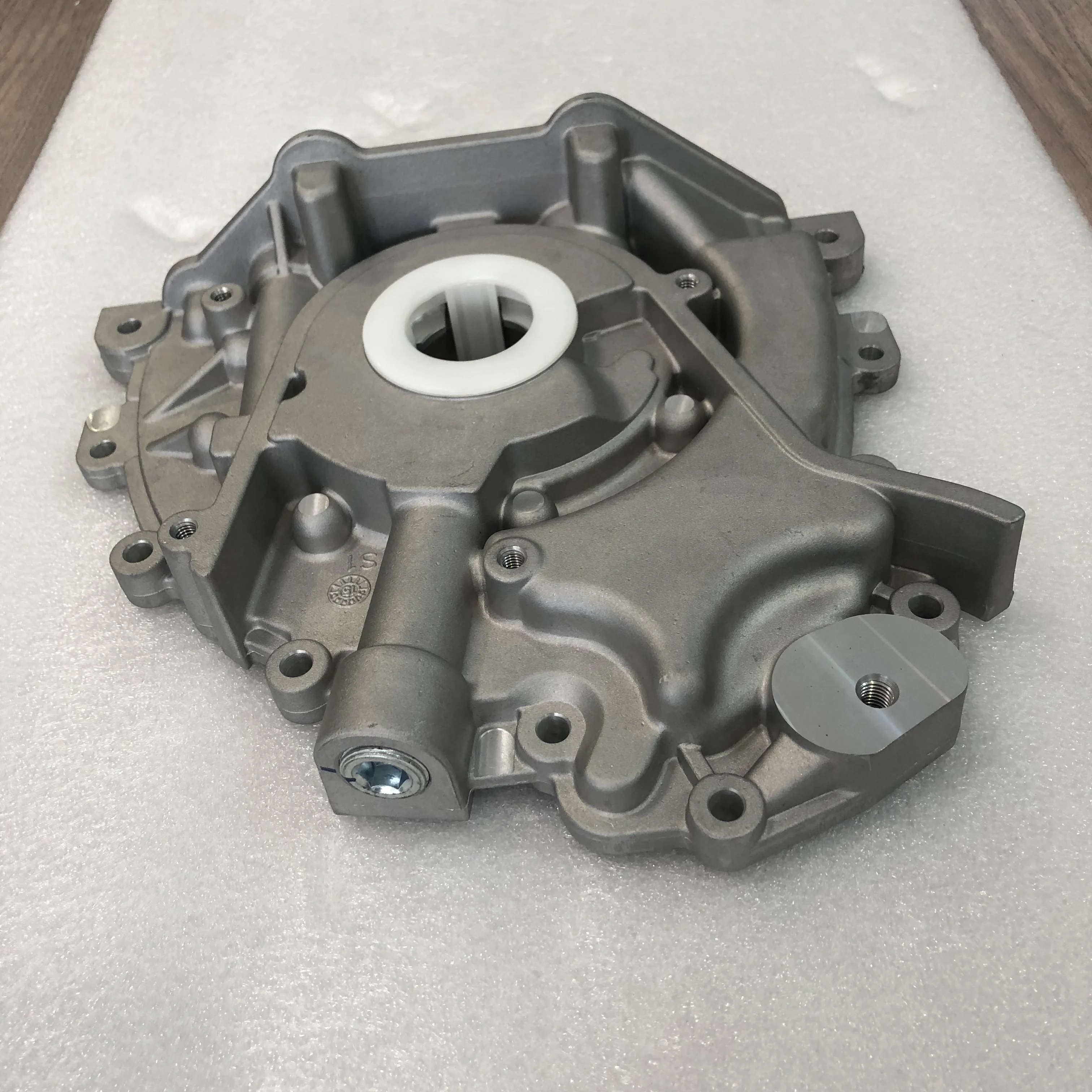 Деталь двигателя масляный насос для Land Rover Discovery 3 / 4 & Range Sport 2 7 3.0L TDV6 LR013487 LR076782 |