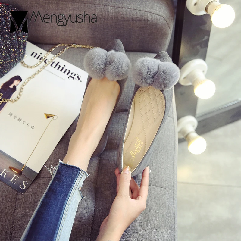 Двойной помпоном помпонами из меха на плоской подошве женская обувь Туфли