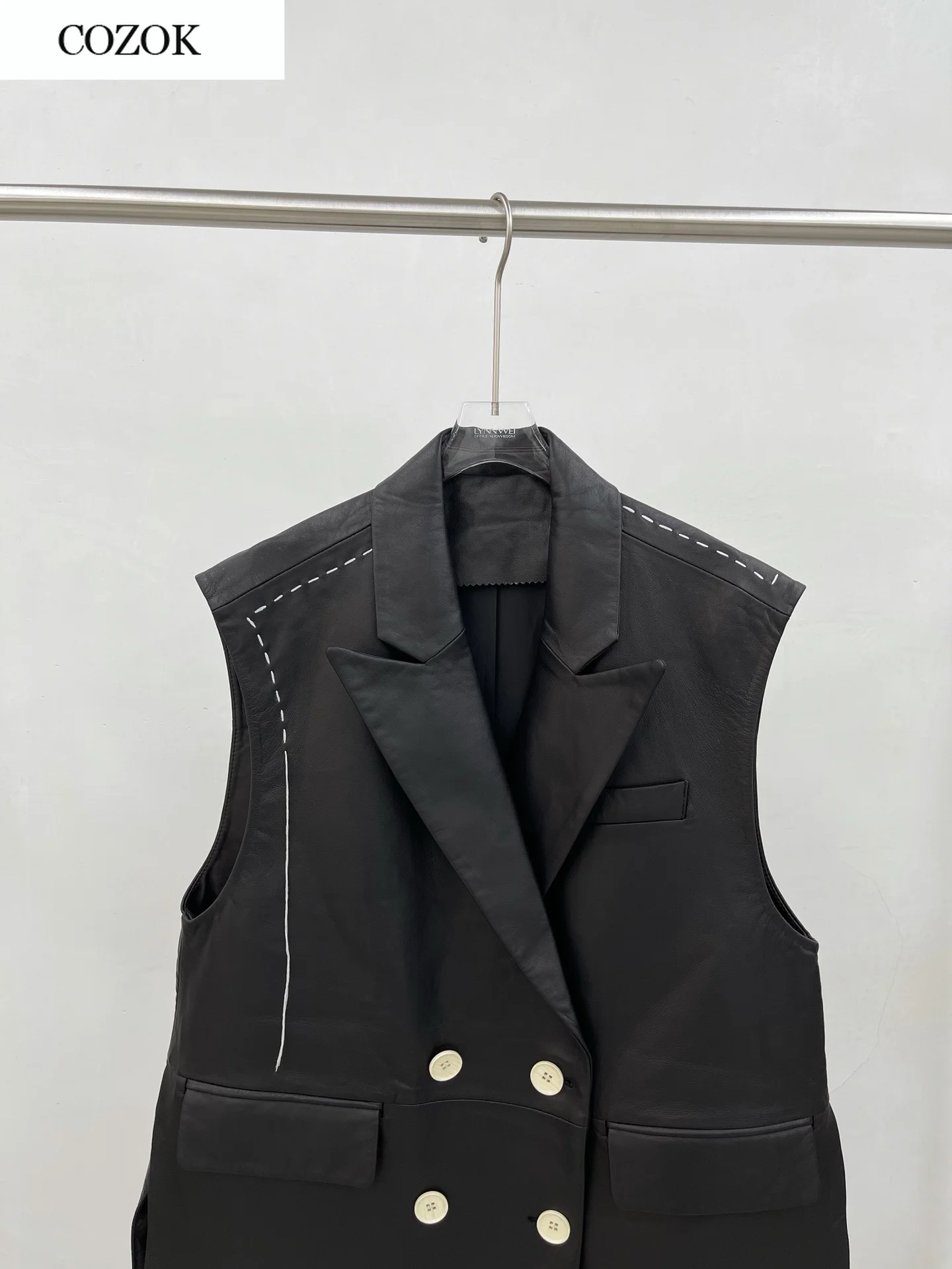 2021 new women fashion high quality sleeveless sheepskin lapel waistcoat