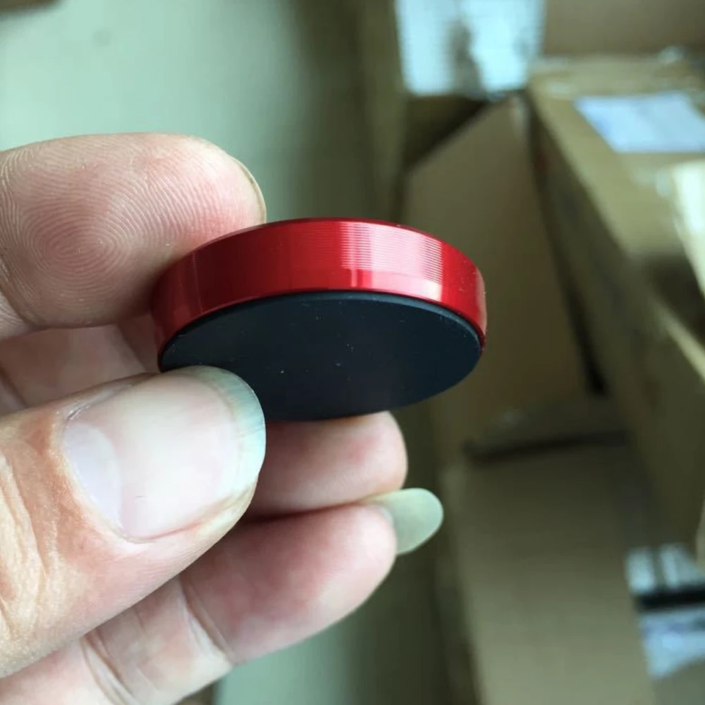 Универсальный автомобильный магнитный держатель для телефона на приборной