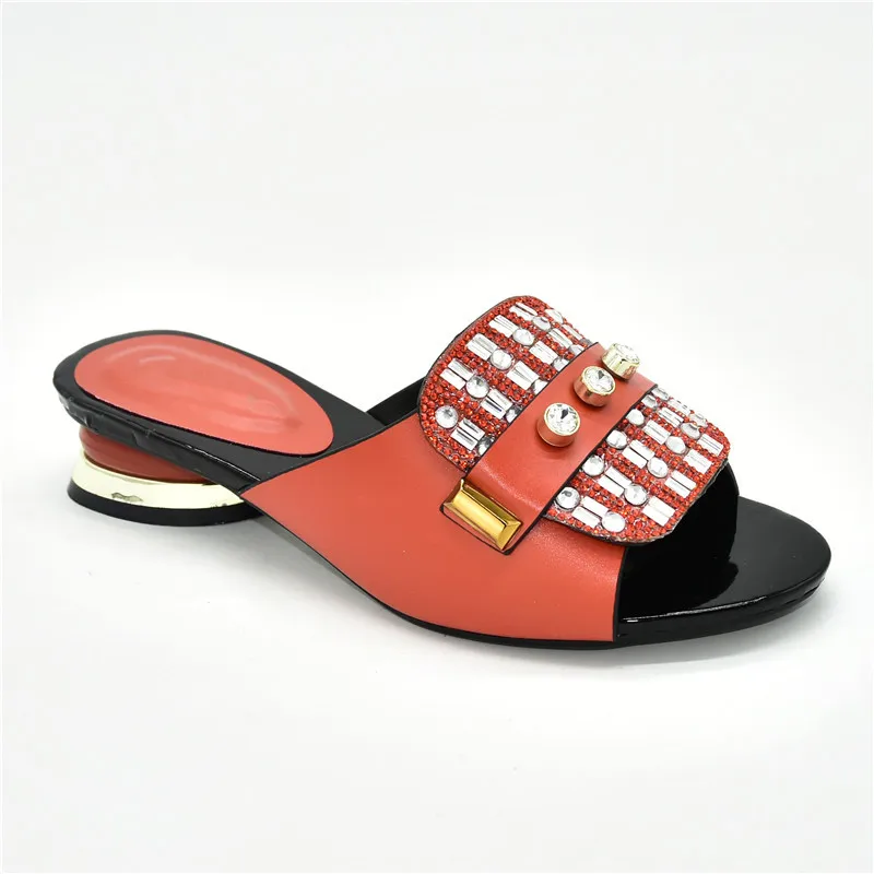 Летние женские шлепанцы на среднем каблуке Итальянские свадебные туфли высокого