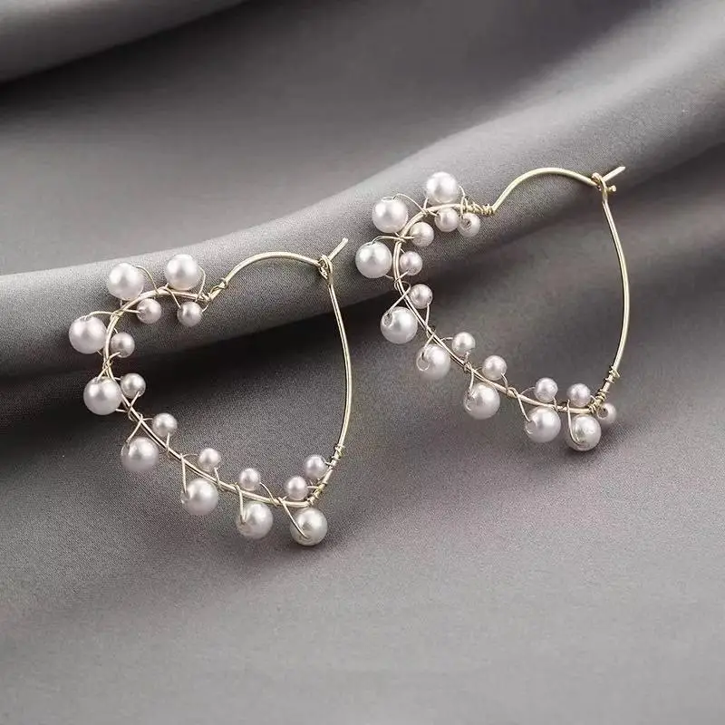 

Liwore Fashion Geometric Pearl Earrings For Women Simple Alloy Heart Shaped Round Earrings High Quality Pendant Earrings Jewelry