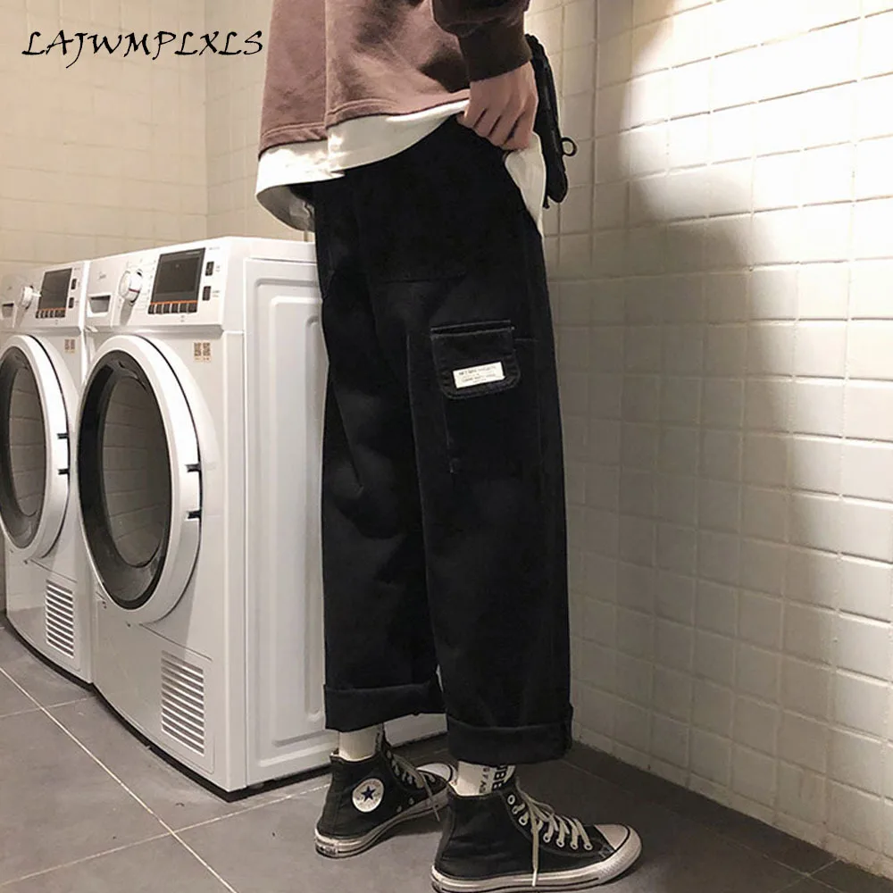 

Джинсы мужские прямые с карманами сзади, свободные винтажные однотонные брюки из денима с завышенной талией, в стиле хип-хоп, большие размер...