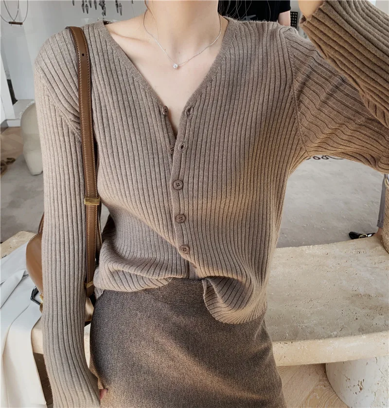 

New Knitting Women's Sweaters Autumn Winter Vintage buttons V Neck Cardigans Single Breasted Puff Sleeve fitting KnittedCardigan