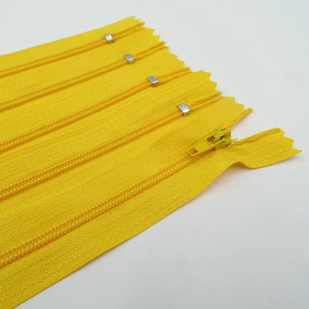 

20Pcs 70CM (27.5 Inches) 3# Closed Nylon Coil Zipper Suitable For Bags And Clothing