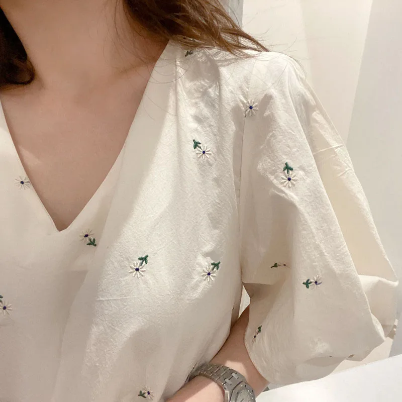 

2021 Summer Vintage Embroidery Floral Women Dress V-Neck Loose Ladies Vestidos Dresses Puff Sleeve Female Oversize Robe KE1003