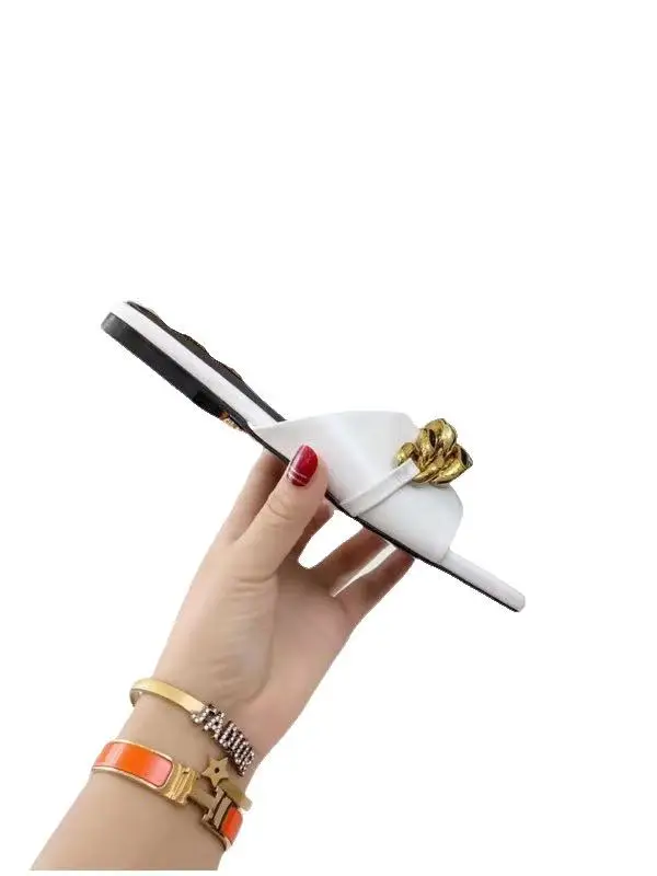 

Luxurys Designer2021Summer Women Slippers New Female Chain Decoration Shoes Brand Plus Size Cool Open Toe Slip-On Woman Slides S