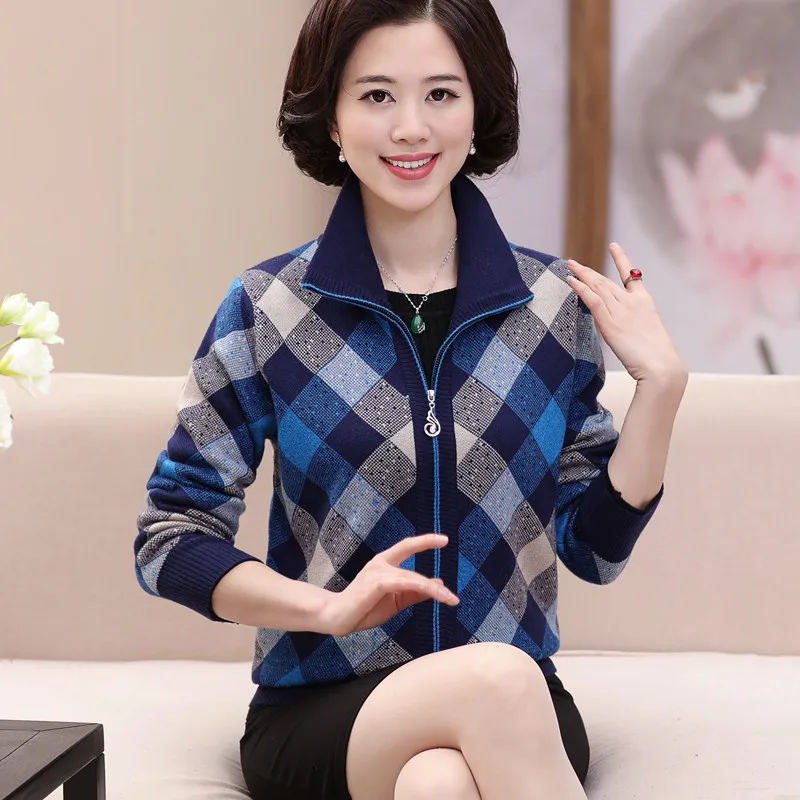 Зимнее теплое пальто для пожилых женщин клетчатый свитер с отложным воротником
