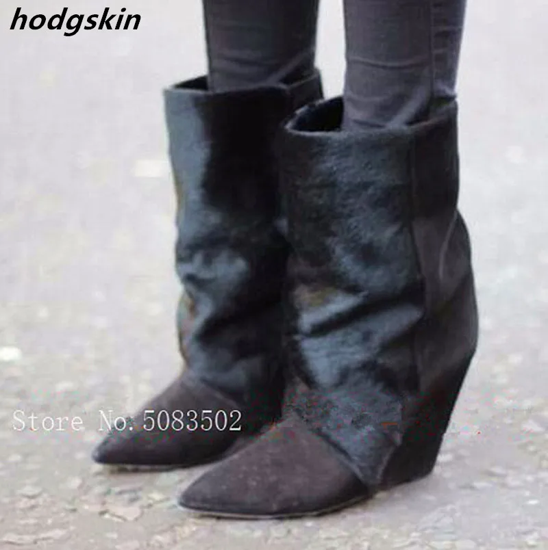 Женские замшевые ботильоны на меху с острым носком скрытой танкетке в стиле