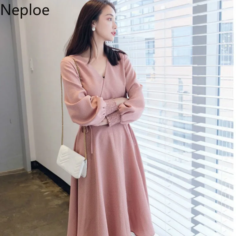 Neploe 2020 осеннее платье трапециевидной формы приталенное на шнуровке средней