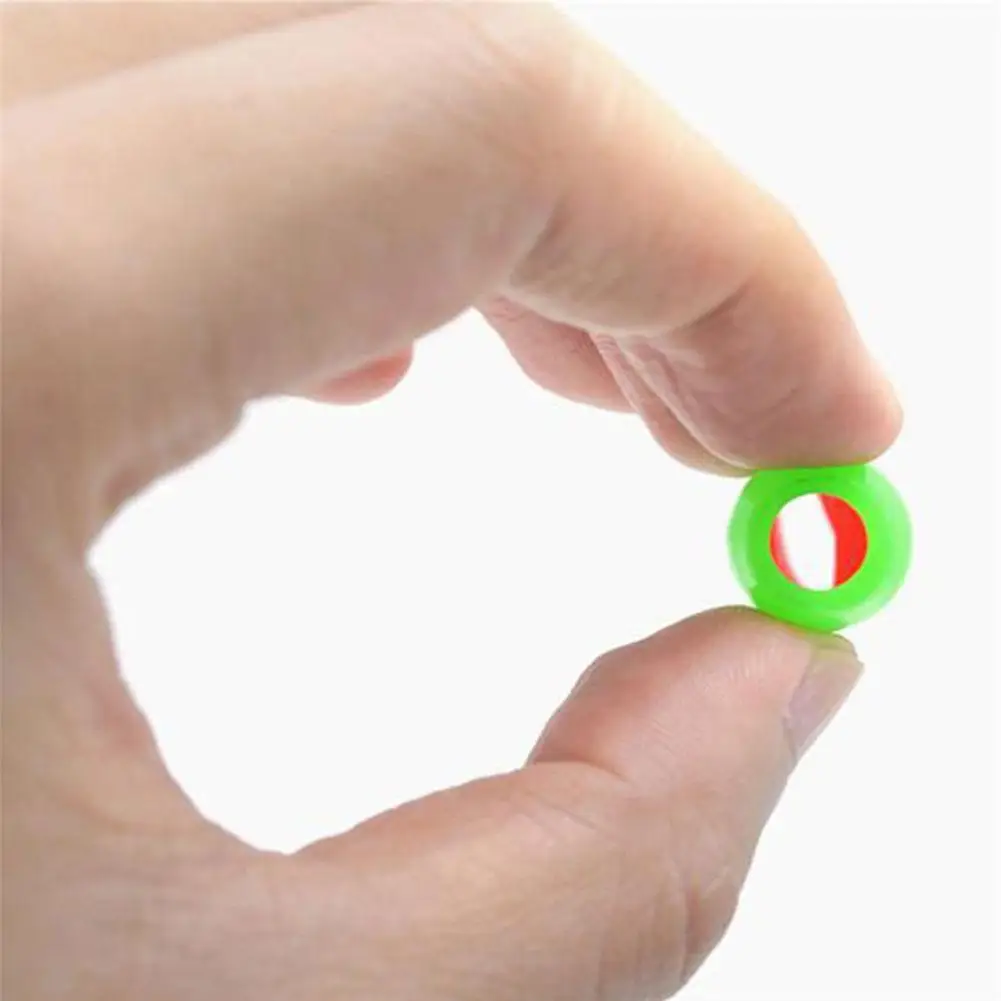 

Random Color Trick Joke Whistle Classic Noise Toy Games April Prank Fool's Prank Tool Tricky Props Gifts Whistle Toys Day F P0Y2