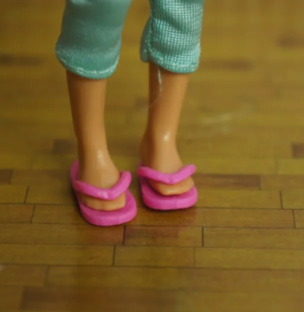 a pair of shoes Новые стильные кукольные туфли маленькая игрушечная обувь для кукол kally BBIA12 - Цвет: a pair of shoes