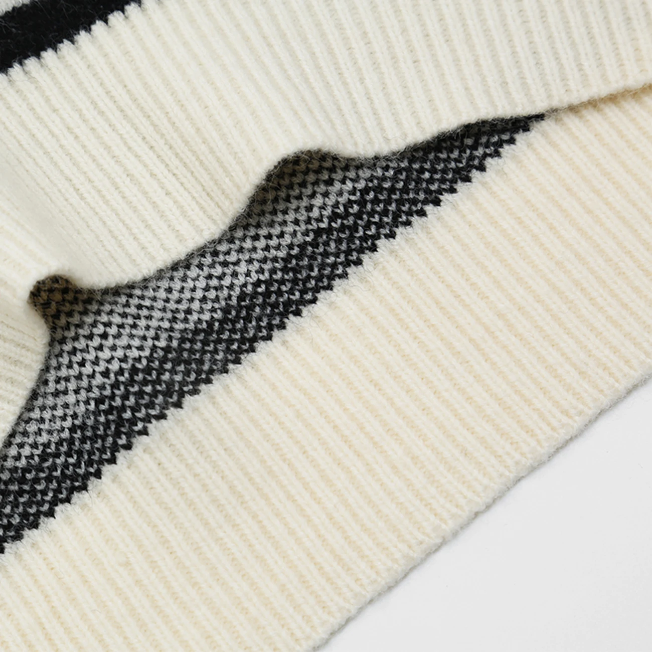 

LACIBLE 2020 Turtleneck Knitted Sweater Men Women Hip Hop Streetwear Patchwork Bear Print Pullover Sweater Oversize Men Clothing