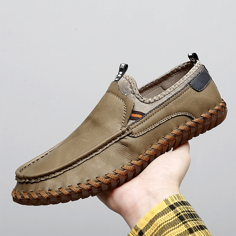 

Men's Leather Loafers Fashion Leather Splicing Slip-On Shoes Classic Hand Stitched Flat Shoes British New Style Men Lazy Shoes