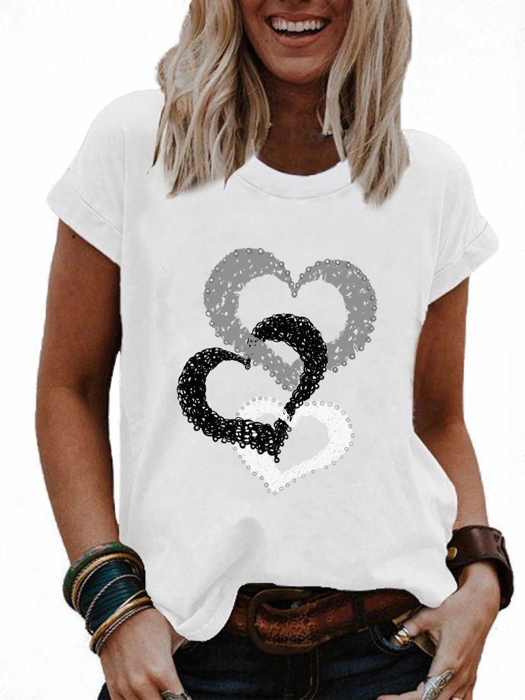 

Women Casual Round Neck Plus Size T-Shirt Loose Heart Printed Blouse Crew Neck Printed Short-sleeved Shirt Tops