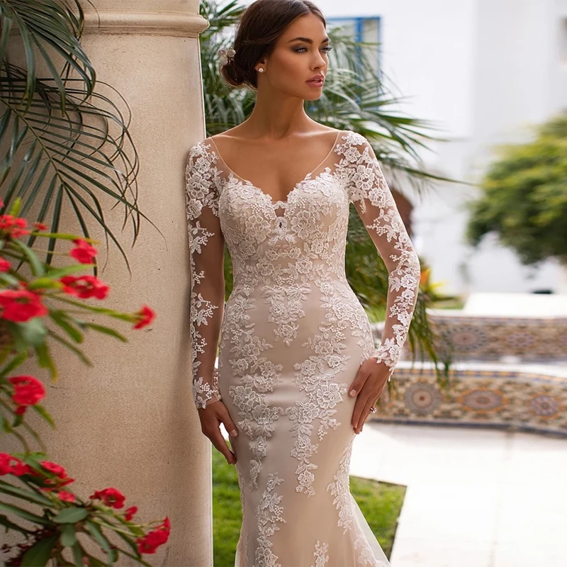 Рисунок 3 - Женское кружевное свадебное платье с юбкой годе