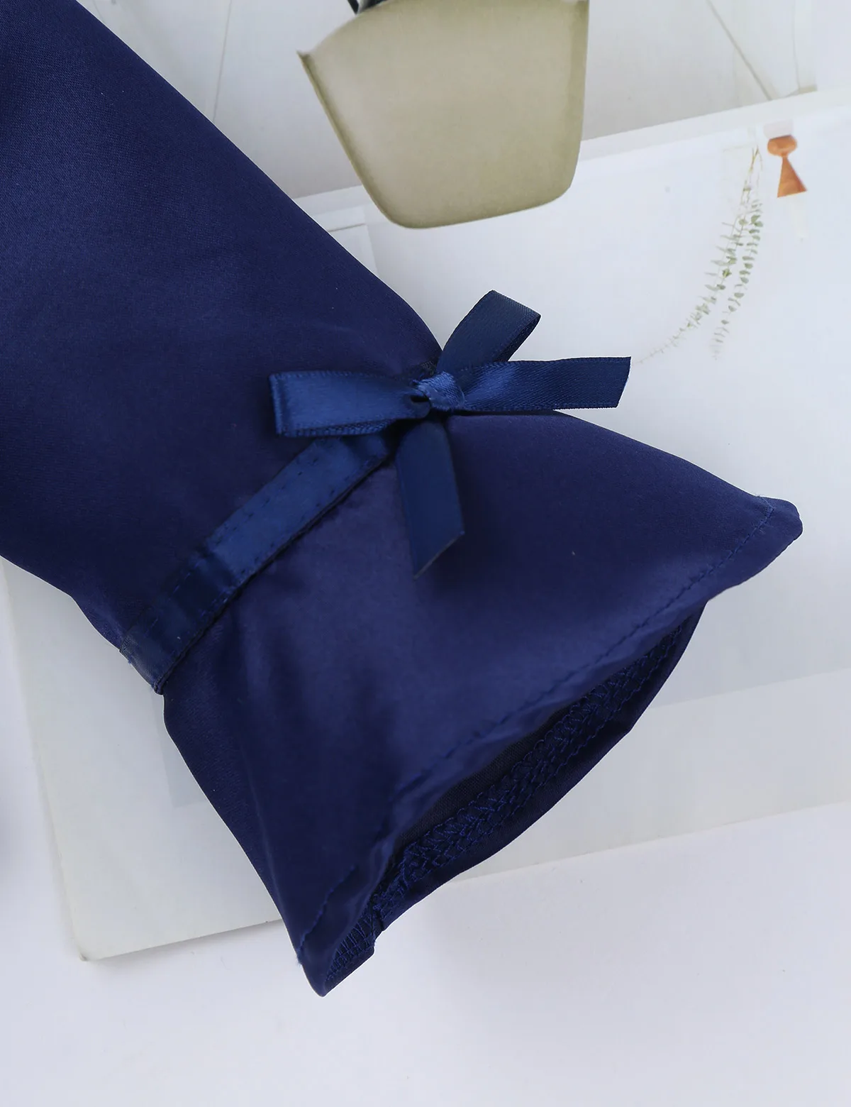 Детское болеро с расклешенными рукавами для девочек однотонное сатиновое