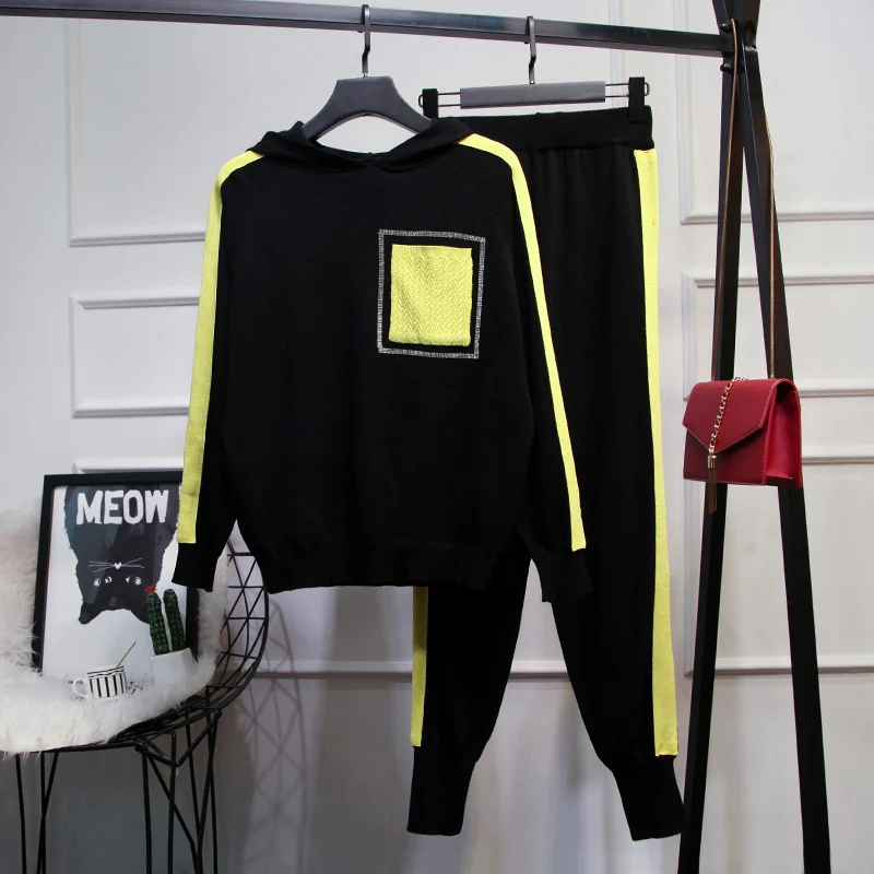 

2020 Women 's Full New Suit Fashion Hot Rhinestone Hooded Loose Knit Sweater And Small Feet Knitted Pants 2 - Piece Set