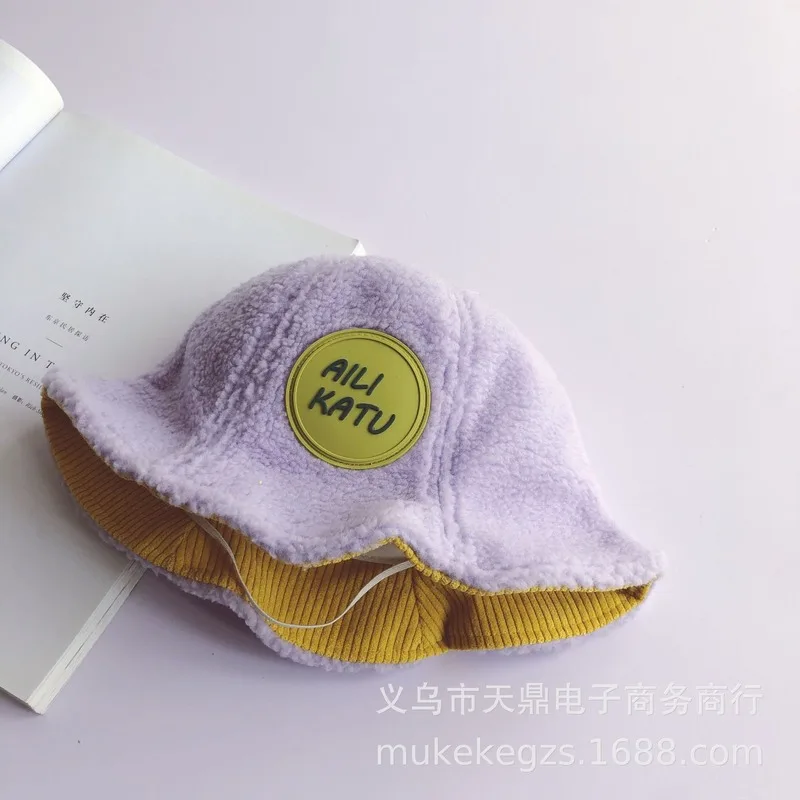 

2020 New Baby Girls and Boys with Letter Round Pressure Rubber Label Hats Children Plush Fisherman Winter and Autumn Fashion Hat