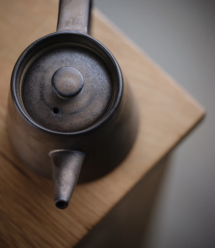 

Kitchen,Dining & Bar