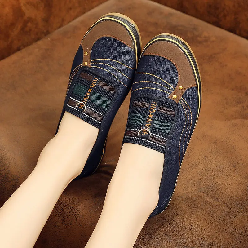 

Women's Shoes Old Beijing Comfortable Non-Slip Rubber Sole Rubber Women Shoe Dance Middle-aged Female Mother Shoes Flats