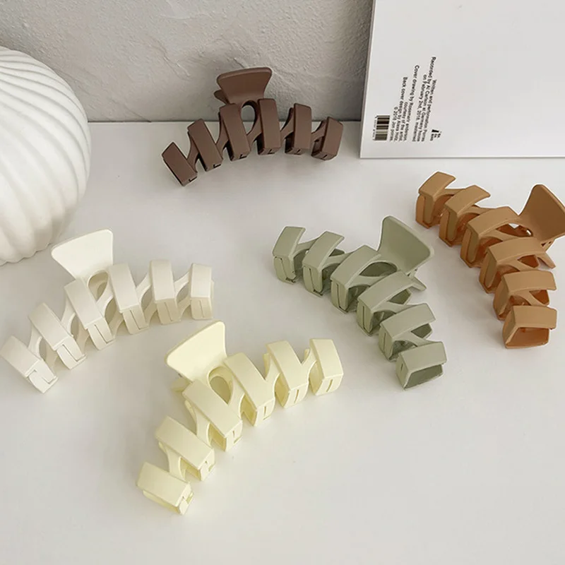 

1PC Girl Hair Claw Women Geometric Hair Clamp Grab Hair Jaw Clip Grip Barrettes Korean Style Hairpin Acrylic Styling Accessories
