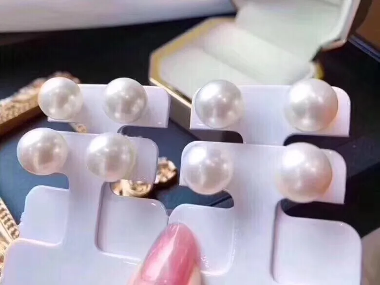 Женские серьги из чистого 18 каратного золота с натуральным пресноводным белым