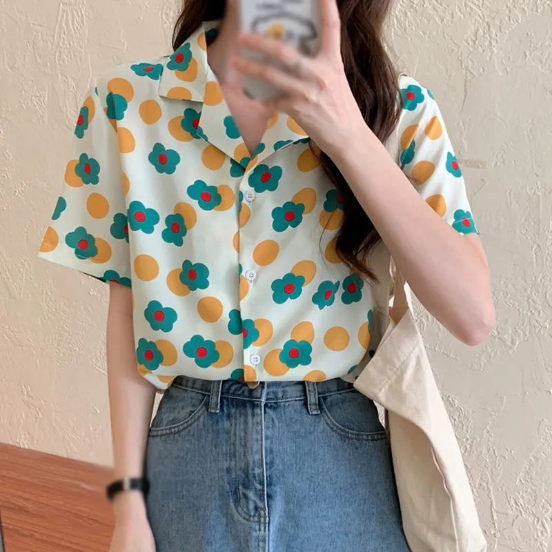

Fashion Female Spring Street Blouse V-neck Shirt Women Korean Style Printing Female Short Sleeves Top