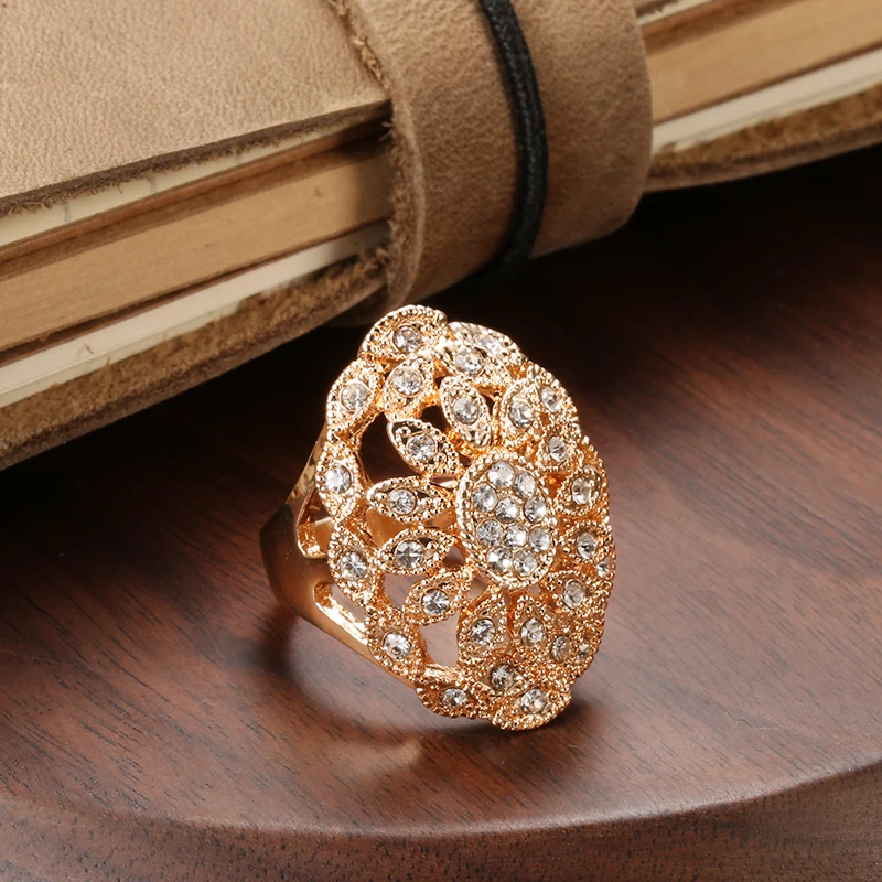 Женское кольцо в богемном стиле Kinel золотистое с кристаллами и цветами мозаичные