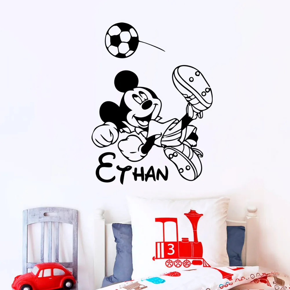 Дисней Микки Маус футбол Пользовательское имя виниловая наклейка на стену для