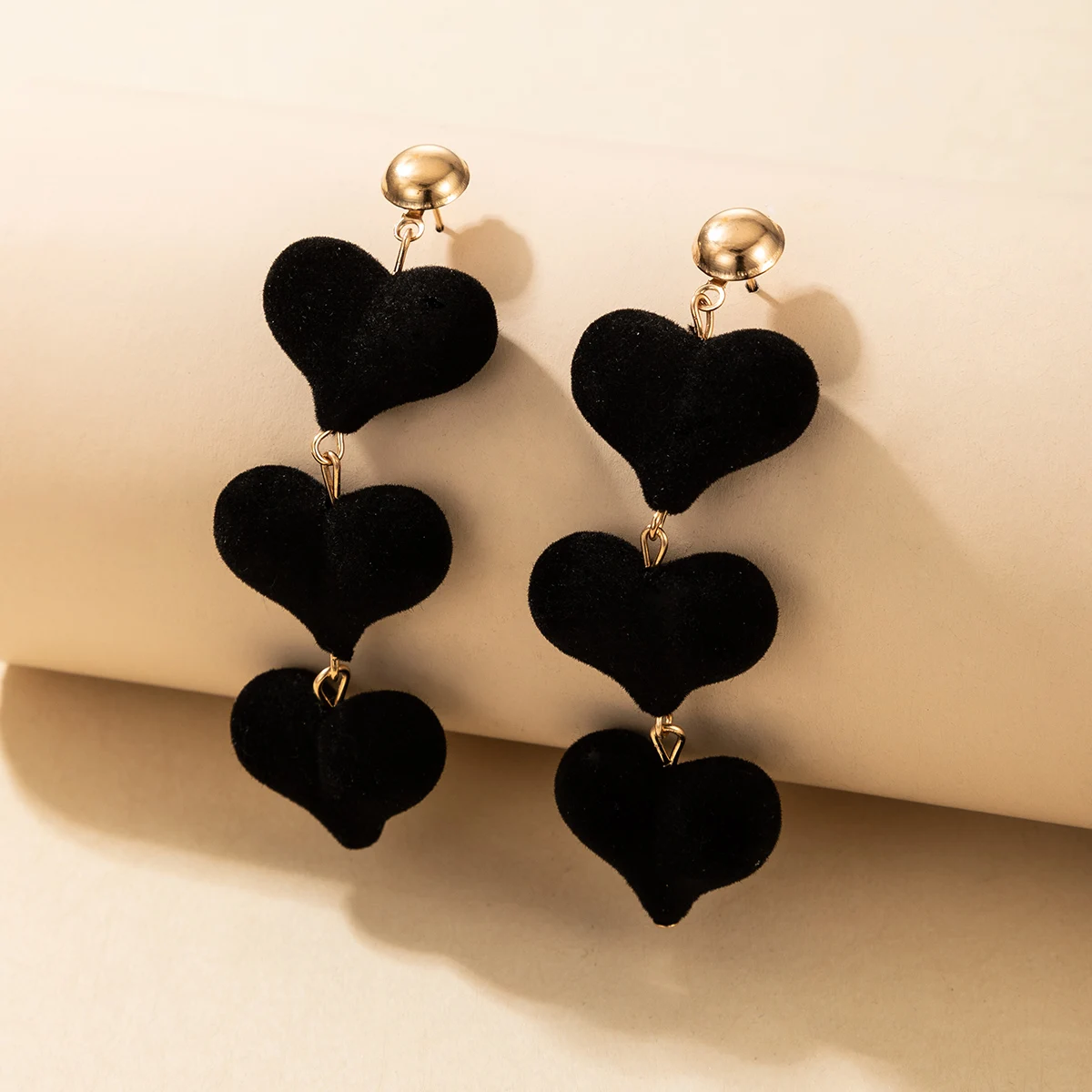 

Tocona New Fashion Love Heart Drop Earring for Women Charming Flocking Peach Heart Plush Long Earring Female Jewelry серьги 8402