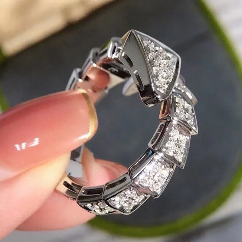 

Top Quality 1:1 LOGO Roman Iconic Wrap Snake Shape BVL Ring Couple Luxury Jewelry 2021 Hot Sale Popular Brand BV Birthday Gift