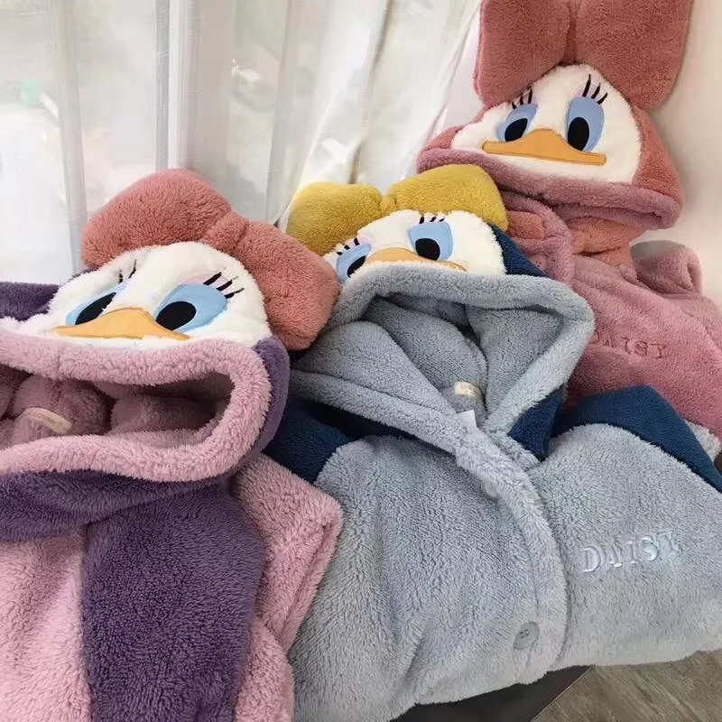 

2021 Thick Pajamas Winter Bathrobe Women Pajamas Bath Cute Donald Duck Robe Pajamas Women's Robe Coral Velvet Velvet Pajamas