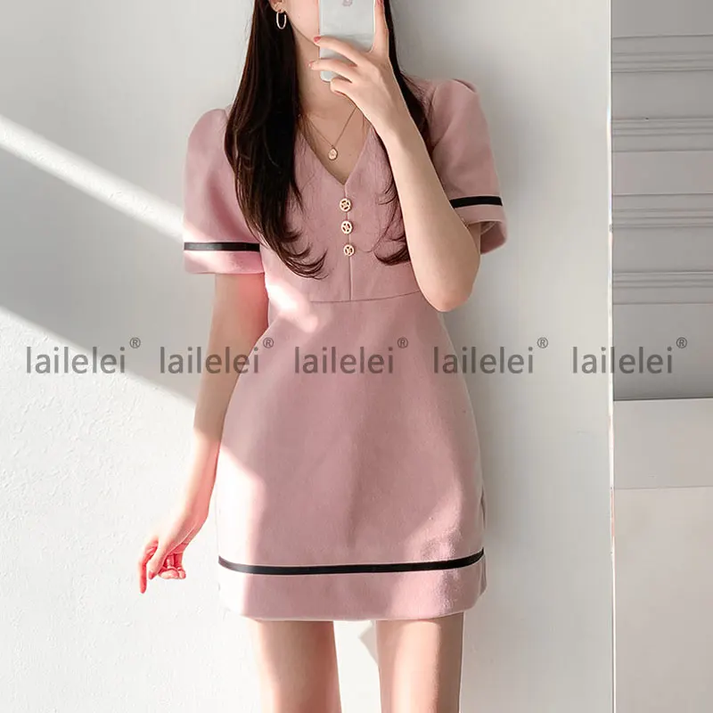 

Твидовое вечерние-Мини с V-образным вырезом и коротким рукавом