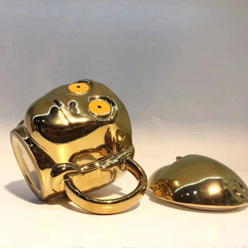 Новый маленький золотой человек керамическая чашка с крышкой