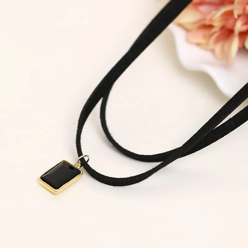 Чокер женский в готическом стиле ожерелье-тату с кисточками и кристаллами