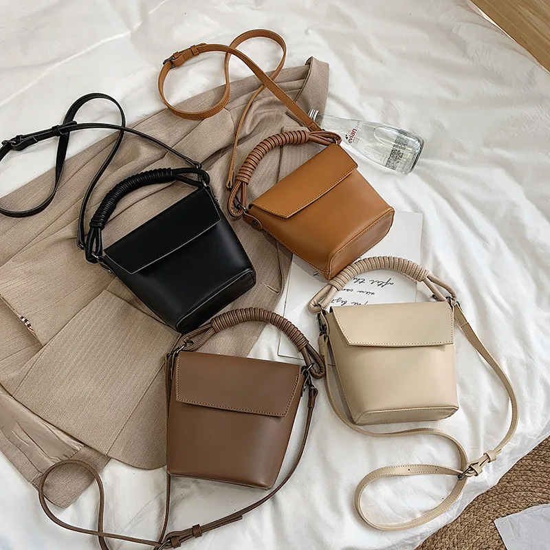 

Ladies Shoulder Bag Fashion Unique Handbag Lightweight Decompression Retro Messenger Bag Women Pure Color Simple Temperament