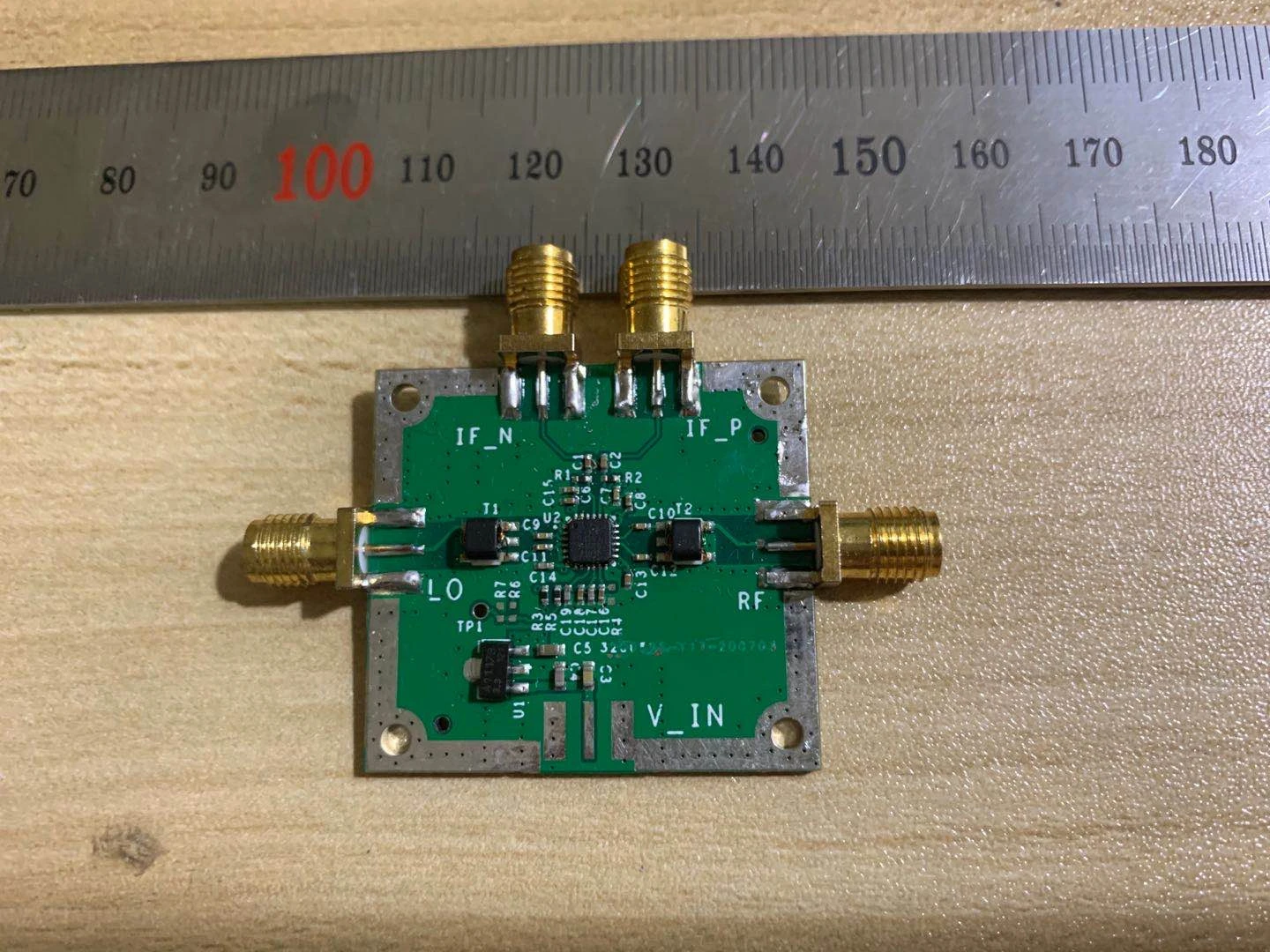 

Adl5801 Mixer 10m ~ 3G Can Reach 6G Differential Output (LF ~ 600MHz) Without Transformer