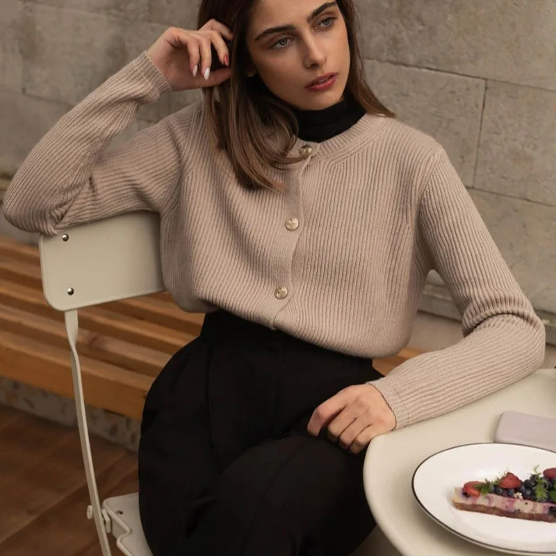 

Fall 2020 Women New Fashion Temperament Solid Green Button Casual Loose Large Long Sleeve Round Neck Sweater Wool Women's Top