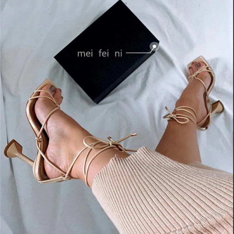 Женские босоножки на высоком каблуке запущенные летом 2020 года | Обувь