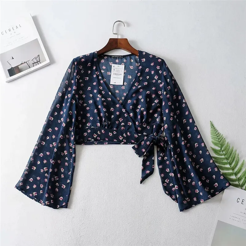 

Women´s V-neck Flared Sleeve Tops Chiffon Short Cross Lace-Up Flower Printed T-shirts (S/M/L)