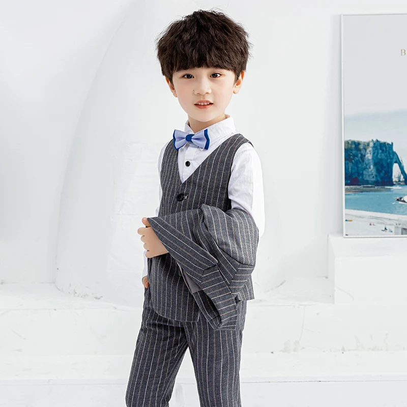 Полосатый костюм из 3 предметов подходит для свадьбы выступлений всех видов