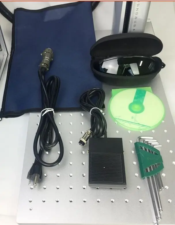 Волоконно лазерная маркировочная машина 20 Вт 30 Raycus 200*200 Лазерная металлическая