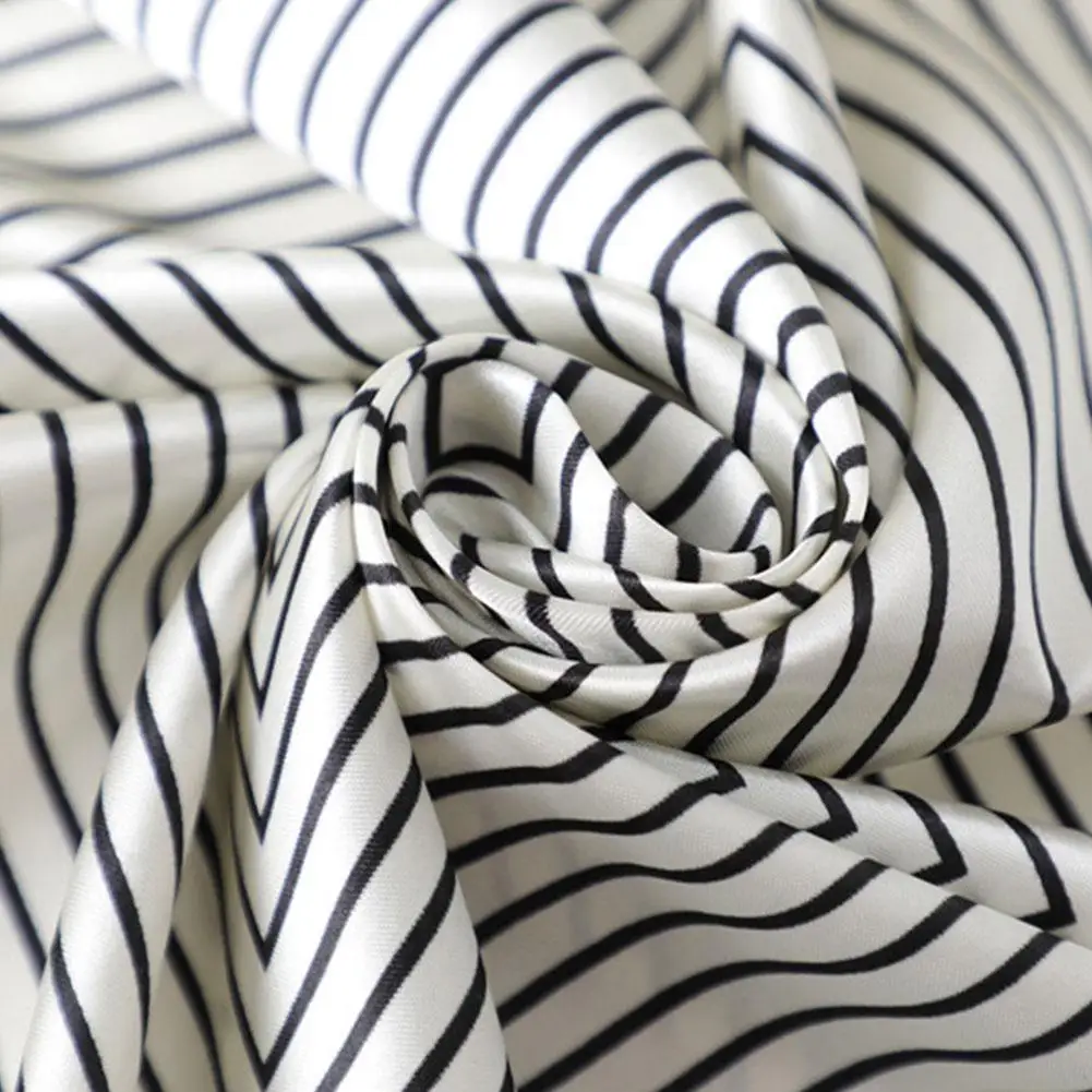 Атласный шейный платок в горошек маленький квадратный полоску с цветочным