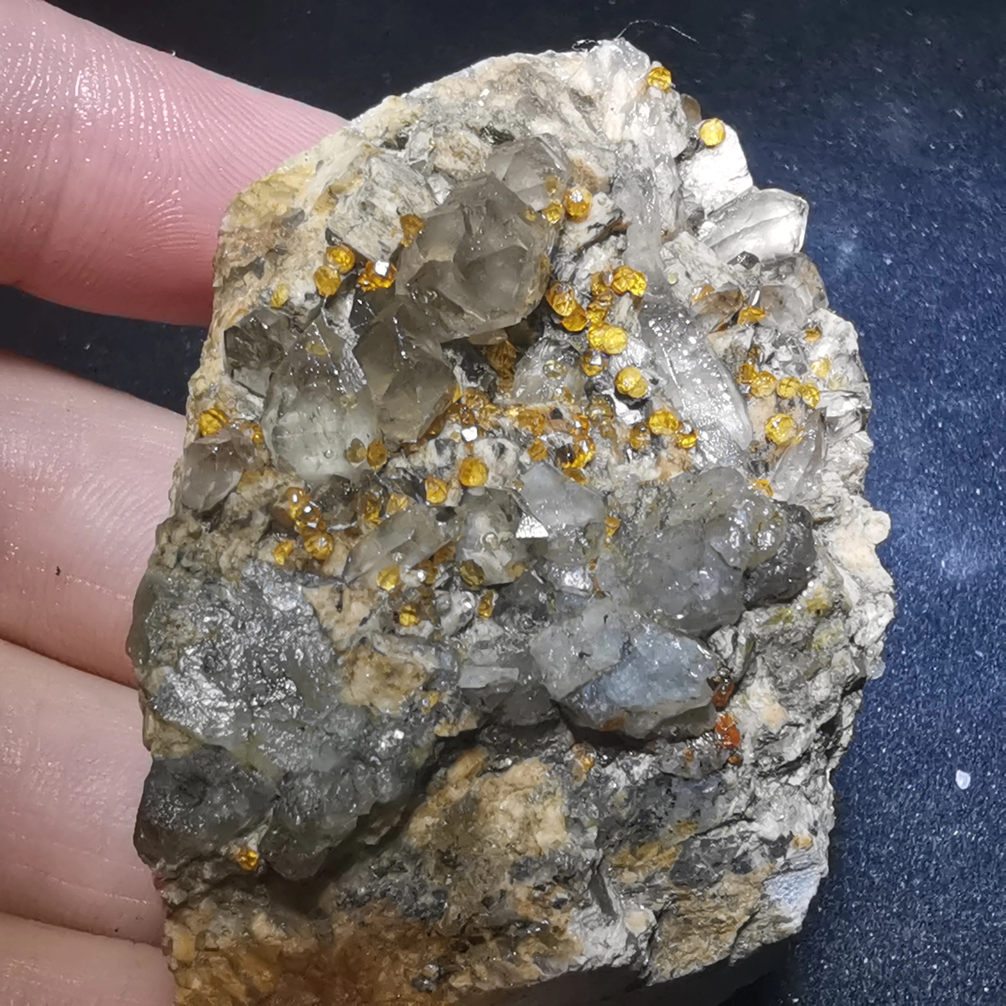 

77.3g.Rare natural garnet crystal hexagonal point feldspar mica brass multi mineral crystal symbiotic halo energy healing