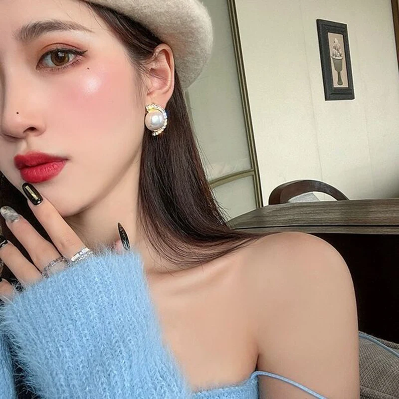 

2021 New Korean Earrings for Women Fashion Gold Color Round Pearl Cute Bling Zircon Stone Stud Earrings Wedding Bride Jewelry