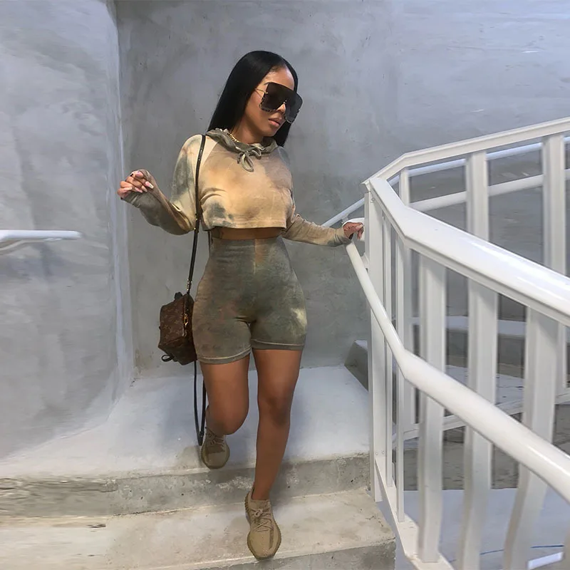

Women Autumn Long Sleeve Tie Dye Crop Top Hoodie Sweatshirt Short Pants Two Piece Sets 2021 Fall Clothes Streetwear