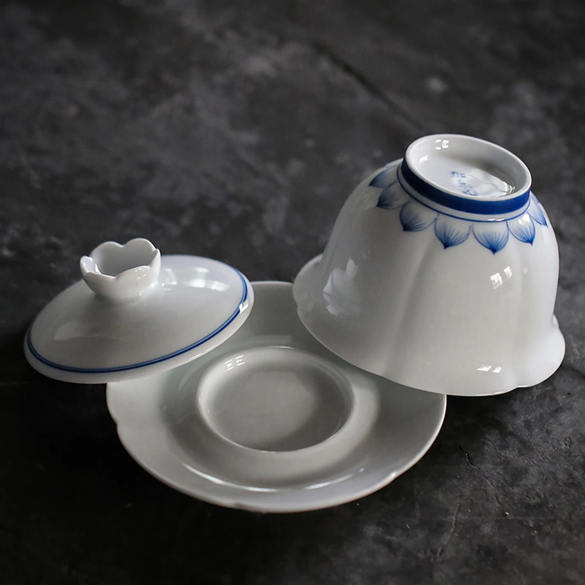 Сине-белая чаша с крышкой санкai ручной росписи Керамическая ручная лотосом