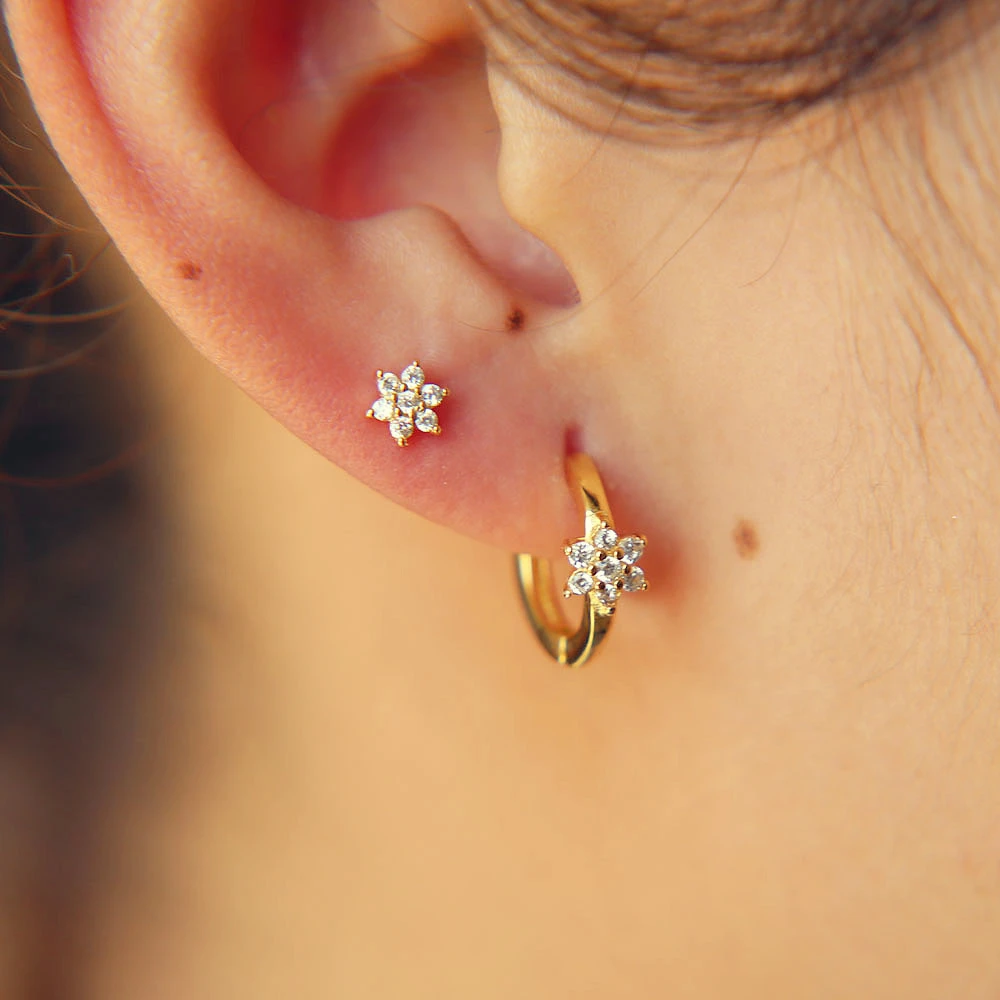 Настоящая искусственная серебряная металлическая серьга изящная простая