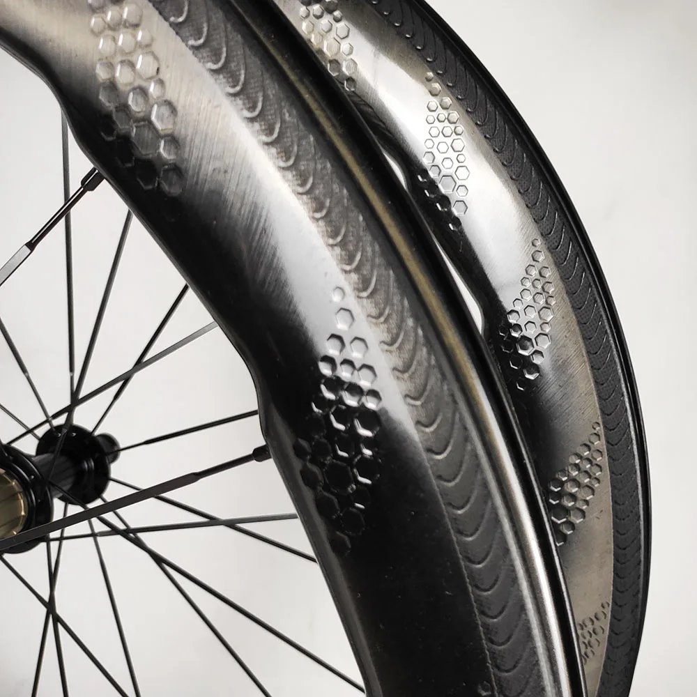 Колеса для велосипеда  EXPLORER 700C Carbon Wavy Dimple, 58 мм глубина, 26 мм ширина, суперлегкие, на втулках POWERWAY Hub R36, бесплатная доставка.